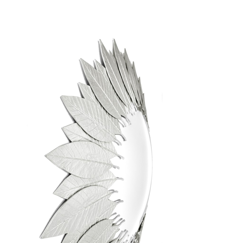 The Leaf | Mirror in Silver finishing.